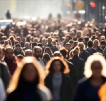 folla: rumore della comunicazione e marketing dell'attenzione